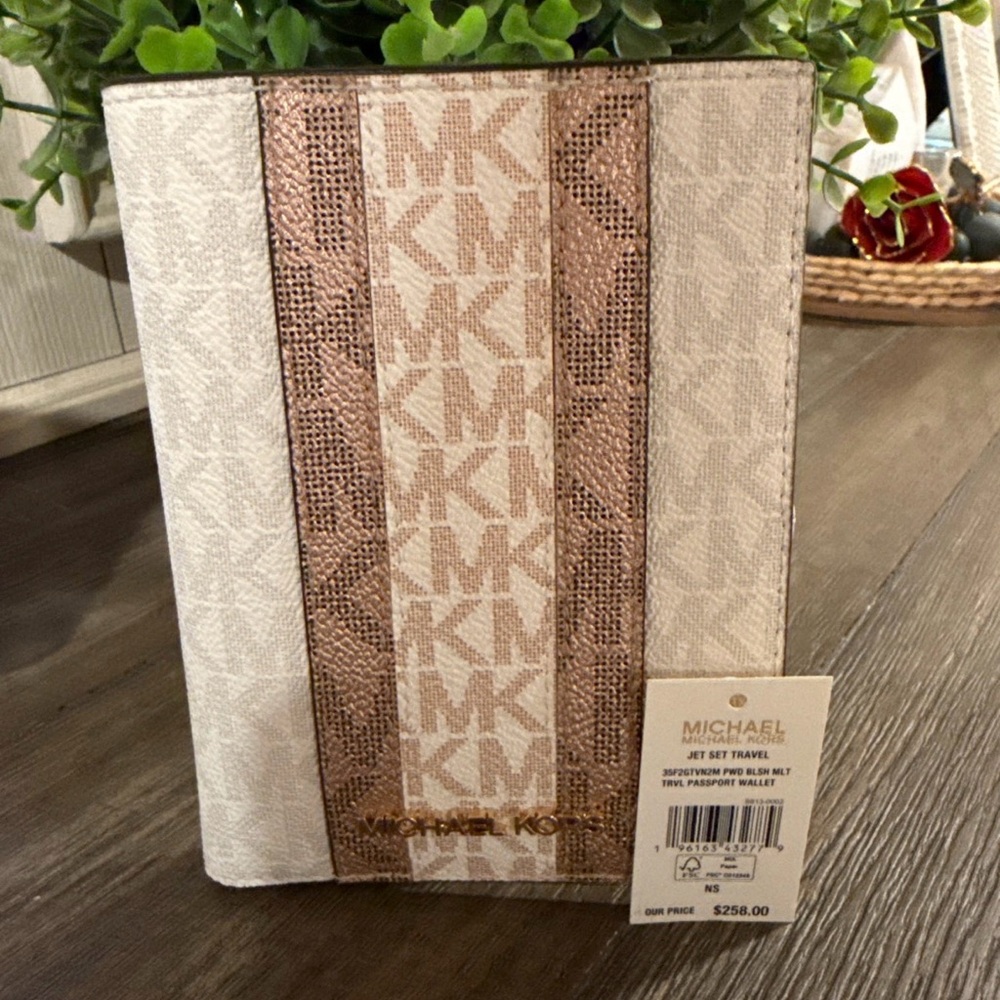 MICHAEL Michael Kors Blush and Gold Travel Wallet